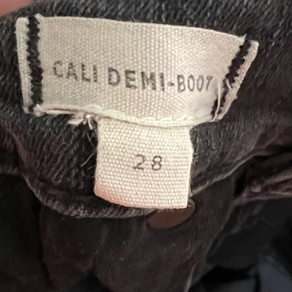 Madewell Cali Demi-Boot Jeans | Size 28 - Picture 9 of 9